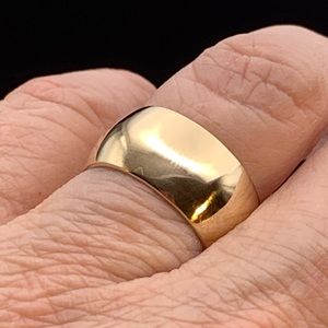 14K Yellow Gold Wedding Band - Size 5